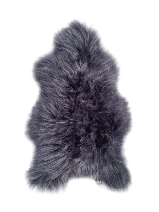 Aito harmaa islanninlampaantalja BääBää-lampaantalja – lämmin ja luonnollinen sisustusidea sohvalle, tuolille tai lattialle. Uniikit taljat ja sisustustuotteet BääBää-verkkokaupasta.