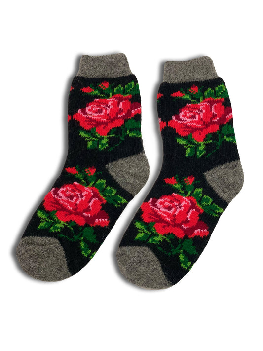 Ilahduta ystävääsi BääBää ruusu-villasukilla. Täydellinen lahjaidea!